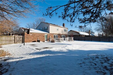 817 Deerfield Rd, Anderson, IN 46012 - photo 2