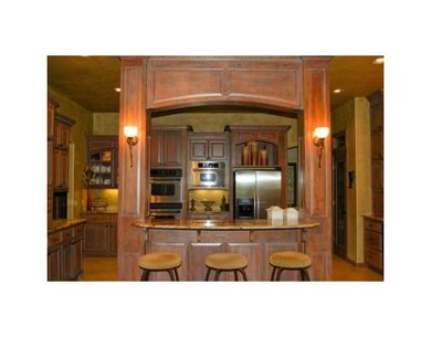 Cafeteria/Kitchen. Wonderful breakfast bar in the 
