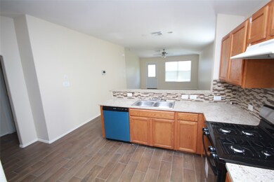 6506 Hampden Point Ct, Houston, TX 77040 - photo 6