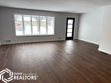 1414 E Linden St, Algona, IA 50511 - photo 3