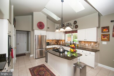 9107 Lynchburg Ct, Fairfax, VA 22032 - photo 7