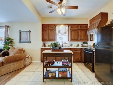 718 3rd St NE, Ardmore, OK 73401 - photo 4