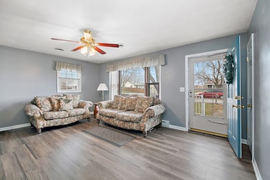 135 S Jackson Ave, Bradley, IL 60915 - photo 2