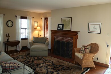 406 Fallis Rd, Columbus, OH 43214 - photo 2