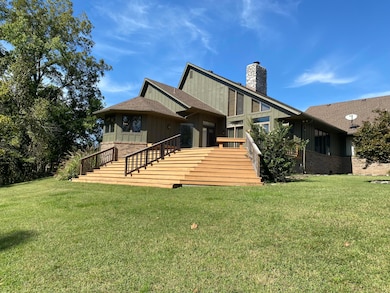 561 E Spring St, Neosho, MO 64850 - photo 3