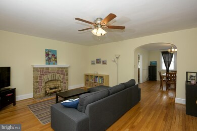 919 Calwell Rd, Baltimore, MD 21229 - photo 4
