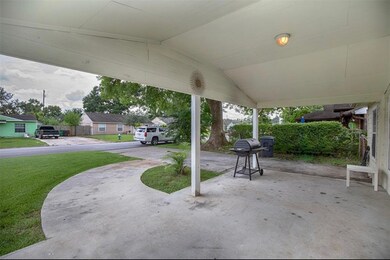 7627 Greendowns St, Houston, TX 77087 - photo 5