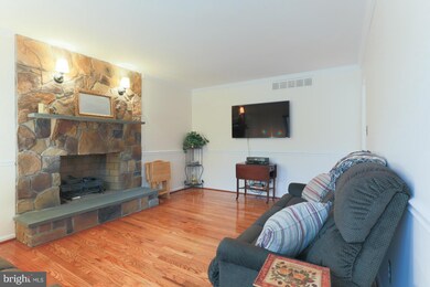 821 Rustic Ln, Lothian, MD 20711 - photo 4