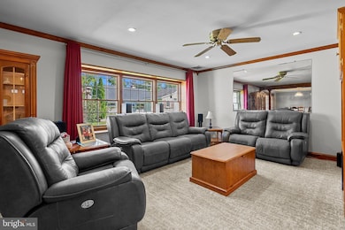 41 Spicebush Rd, Levittown, PA 19056 - photo 6