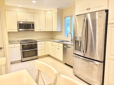 34 Davis Ave, Vernon Rockville, CT 06066 - photo 2