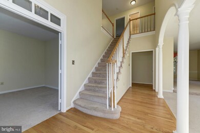 8511 Silverview Dr, Lorton, VA 22079 - photo 2