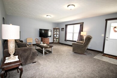 423 S Harvey Dr, Greentown, IN 46936 - photo 5