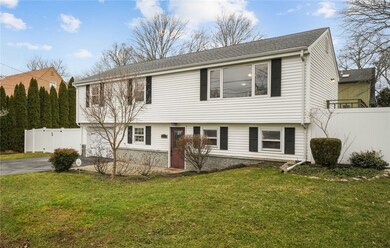 61 Beachmount Ave, Bristol, RI 02809 - photo 5