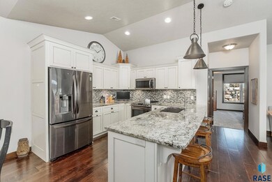 5602 E Eastbridge Place, Sioux Falls, SD 57110 - photo 6