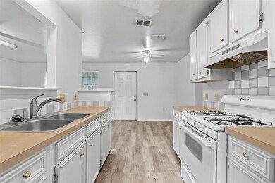 1304 Delano St unit B, Austin, TX 78721 - photo 5