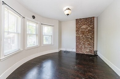 9 Chilcott Place unit 3, Jamaica Plain, MA 02130 - photo 3