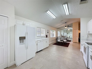 3684 Eversholt St, Clermont, FL 34711 - photo 5