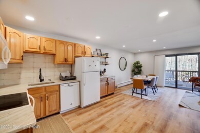 214 Falls Cir, Bushkill, PA 18324 - photo 5