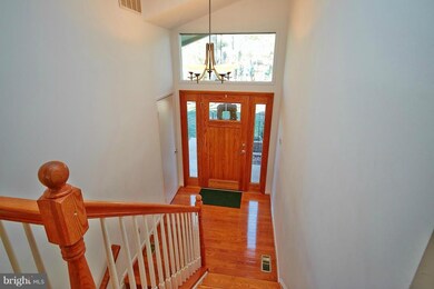 401 Troy Ct SE, Vienna, VA 22180 - photo 3