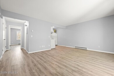 9 Weaver St Unit 4 Greenwich-large-008-0