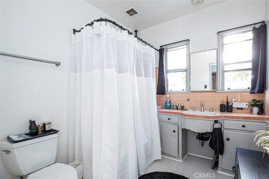 500 S Parish Place, Burbank, CA 91506 - photo 7