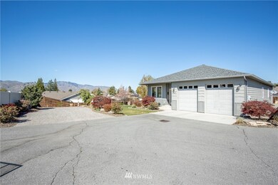 1367 Boulder Loop, East Wenatchee, WA 98802 - photo 5