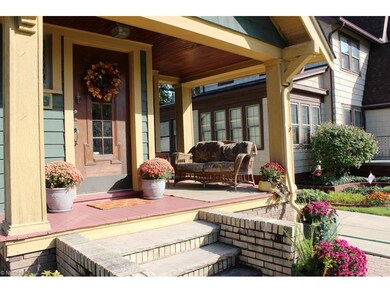 Relax on your cozy & inviting front porch!