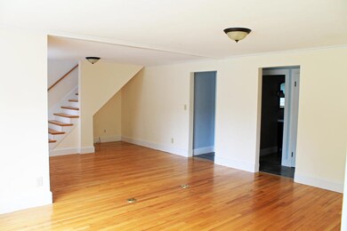 07 - LivingRoom-2