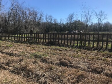 1510 Rymal Rd, Alvin, TX 77511 - photo 4