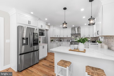 849 Glenn Cir, Wayne, PA 19087 - photo 2