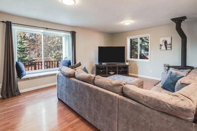2111 NE Mistletoe Ct Bend OR-print-004-0