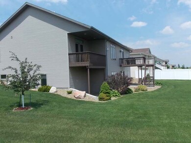 4501 Boulder Ridge Rd, Bismarck, ND 58503 - photo 2