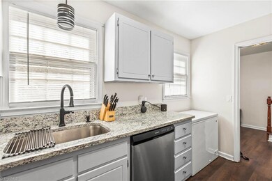 144 Charlestowne Cir, Winston Salem, NC 27103 - photo 3