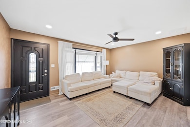 3907 Mamaroneck Rd, Louisville, KY 40218 - photo 3