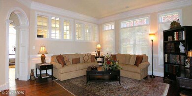 2159 Royal Lodge Dr, Falls Church, VA 22043 - photo 4