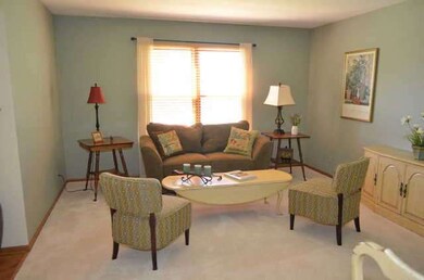 432 S Raddant Rd, Batavia, IL 60510 - photo 3