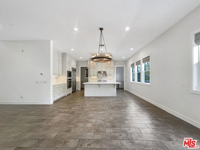 19033 Graham Ln, Santa Clarita, CA 91350 - photo 3