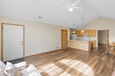 1962 Farmbrook Cir N unit 6, Grove City, OH 43123 - photo 3