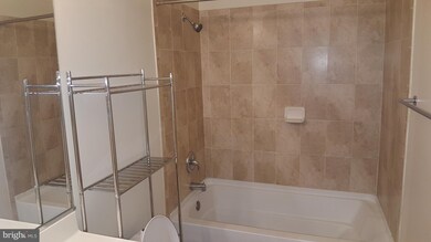 14219 Oakpointe Dr, Laurel, MD 20707 - photo 7