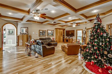 2462 Mountain Lake Rd, Asheboro, NC 27205 - photo 5