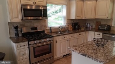 211 Greenview Ave, Reisterstown, MD 21136 - photo 7