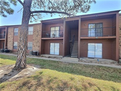 904 University Oaks Blvd unit 5, College Station, TX 77840 - photo 3