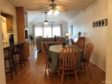 327 Karen Dr, Alamo, TX 78516 - photo 3