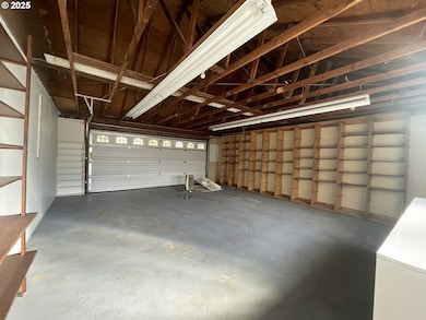 639 N Old Pacific Hwy, Myrtle Creek, OR 97457 - photo 7