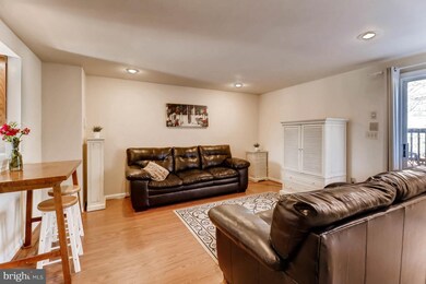 17 Woodbench Ct, Reisterstown, MD 21136 - photo 5