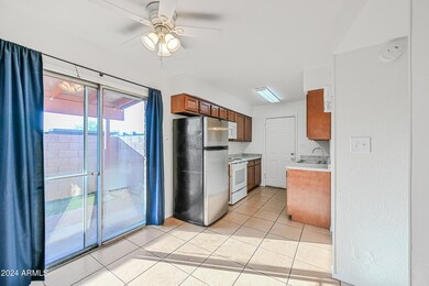 538 S Lesueur unit 3, Mesa, AZ 85204 - photo 4