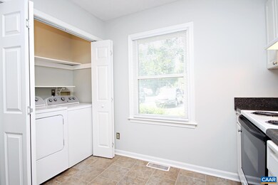 2606 Hydraulic Rd unit B, Charlottesville, VA 22901 - photo 6