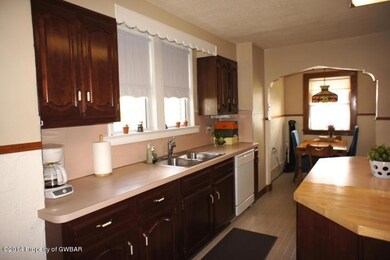 Nice kitchen w/ center island
