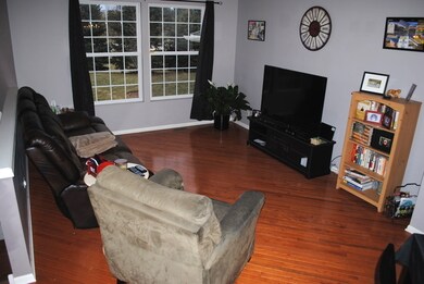 1042 Reserve Dr unit 1042, Elgin, IL 60124 - photo 2