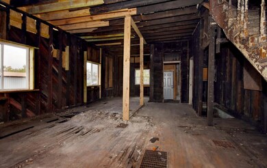Interior (2)